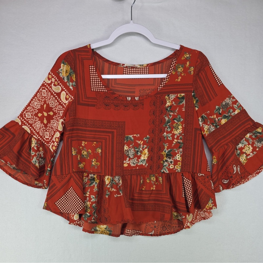 Boho Floral Paisley Bell Sleeve Blouse Women's Med Flowy Bohemian Top cropped